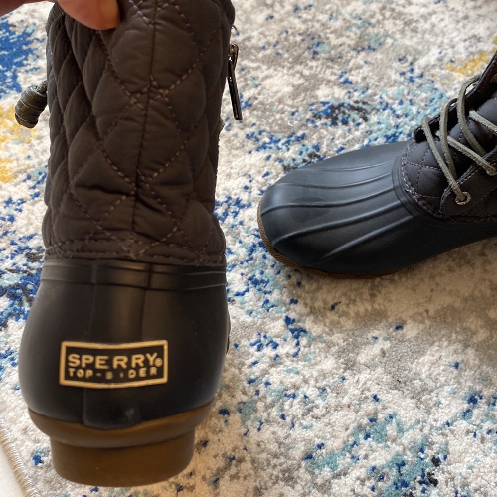 Sperry 8 Quilted Duck Boot. Worn Once. - image 4